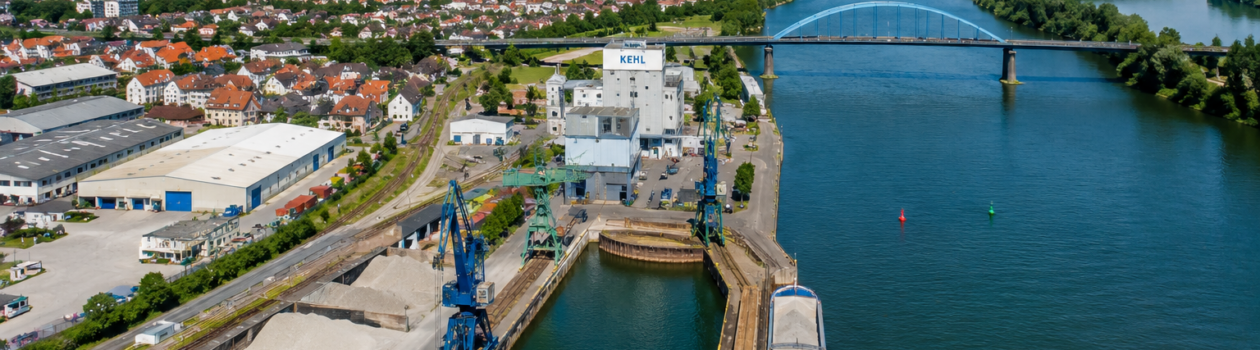 Detektei Kehl für Elektrostahl, Schrott, Rheinhafen, Grenzlogistik, Frankreich-Bezug, OSINT, Observation, Lieferantenprüfung und gerichtsfeste Ermittlungen.