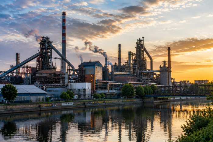 Detektei Eisenhüttenstadt: Wirtschaftsdetektei für Stahlindustrie, Transformation, Schrott, Materialdiebstahl, Subunternehmer, Lieferketten, OSINT, Background-Checks und Observationen.
