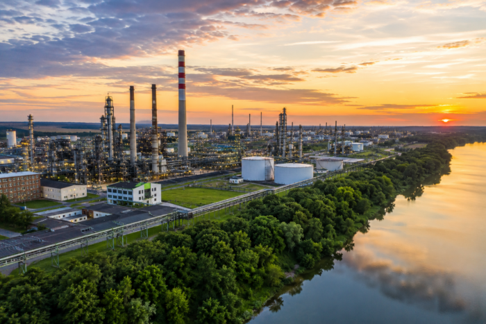 Detektei Schwedt/Oder: Wirtschaftsdetektei für Raffinerie, Energie, Industriepark, Lieferketten, Subunternehmer, Background-Checks, OSINT und Observationen. 